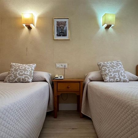 Hostal Atienzar Albacete Zewnętrze zdjęcie