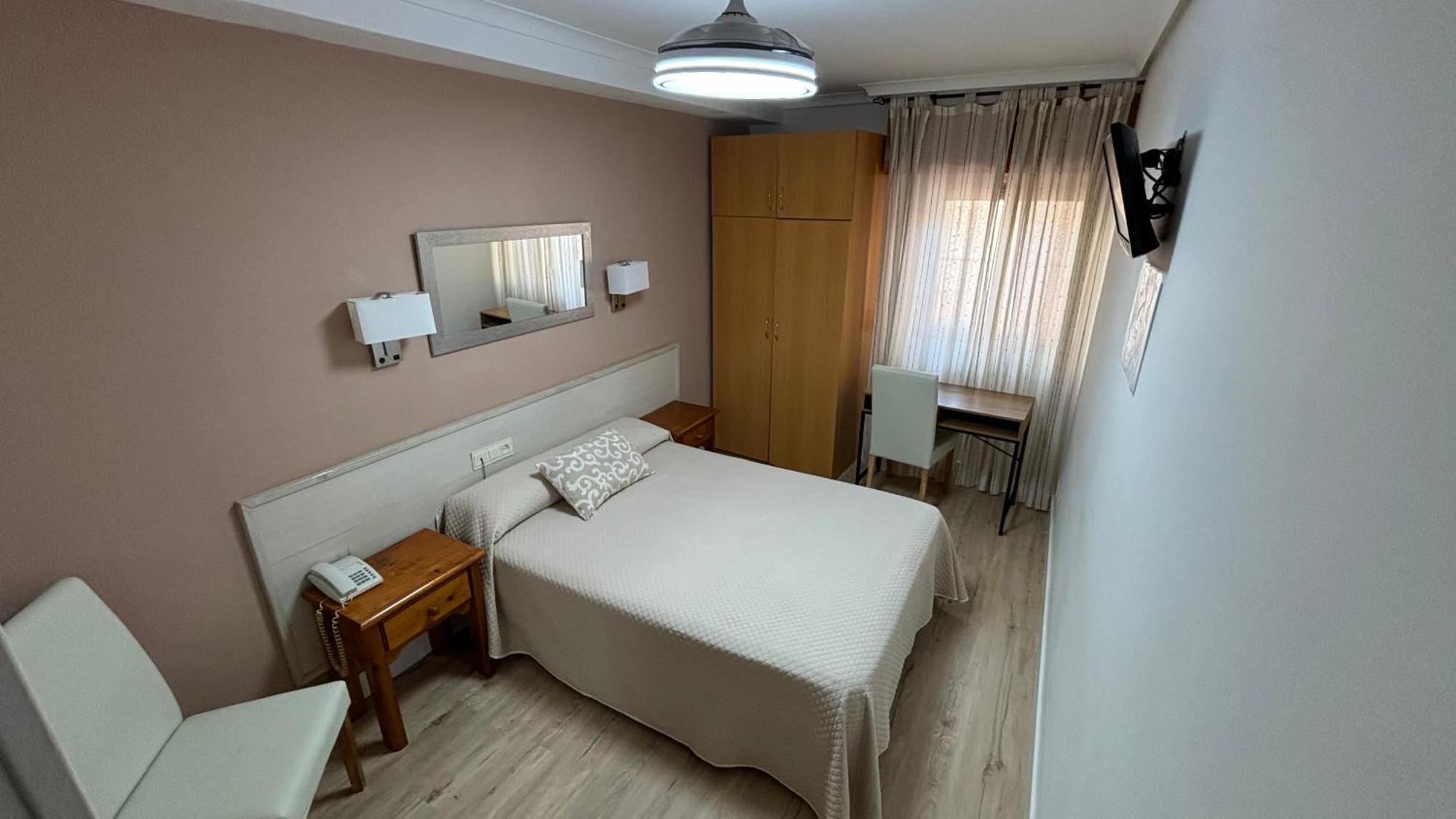 Hostal Atienzar Albacete Zewnętrze zdjęcie