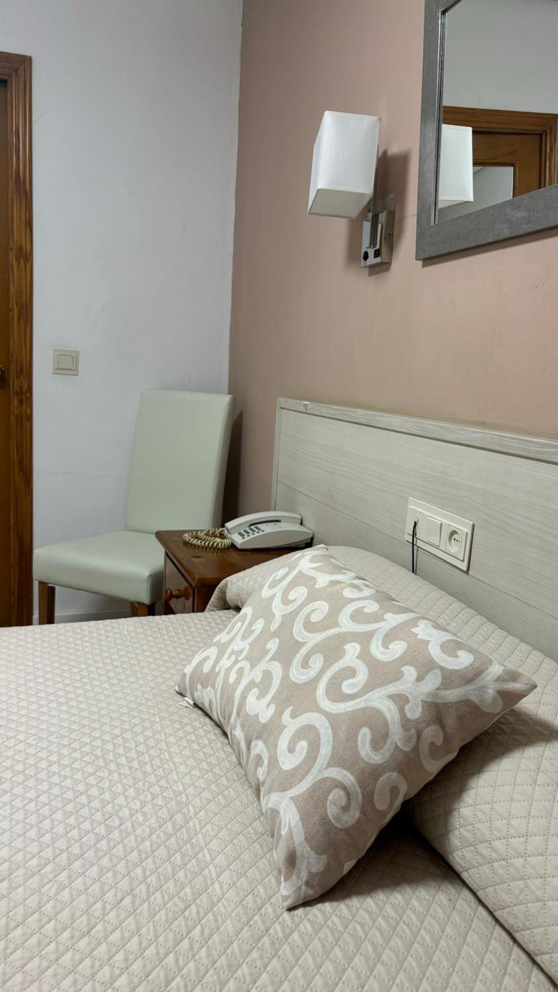 Hostal Atienzar Albacete Zewnętrze zdjęcie
